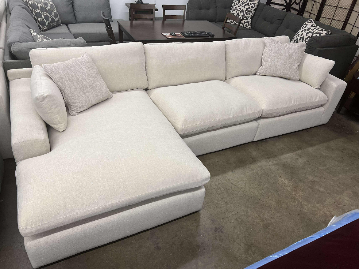 Dreamscape 3-Piece Sectional with Chaise